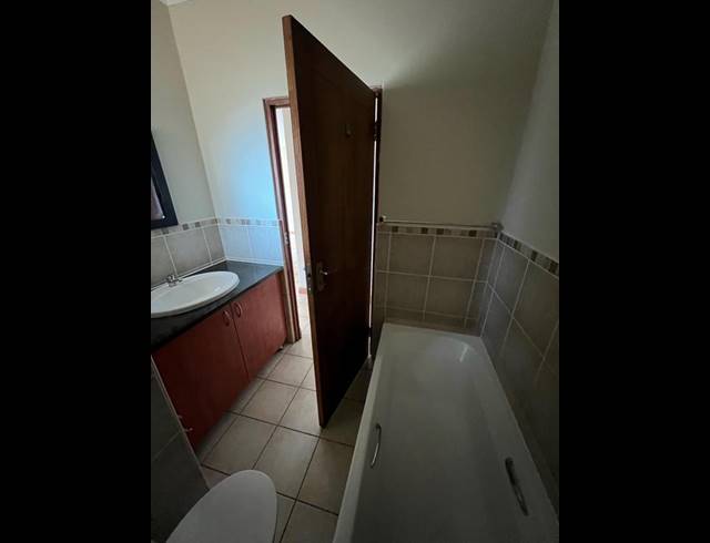 3 BEDROOM TOWNHOUSE FOR SALE IN SINOVILLE